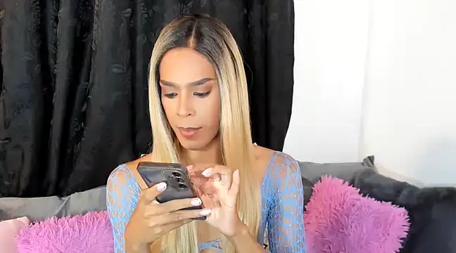 SKYLAROSSE online show from 12.22.24