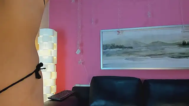 Tiffanysurez  online show from 02.03.25