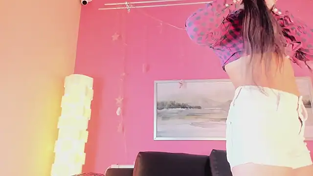 Tiffanysurez  online show from 03.03.25