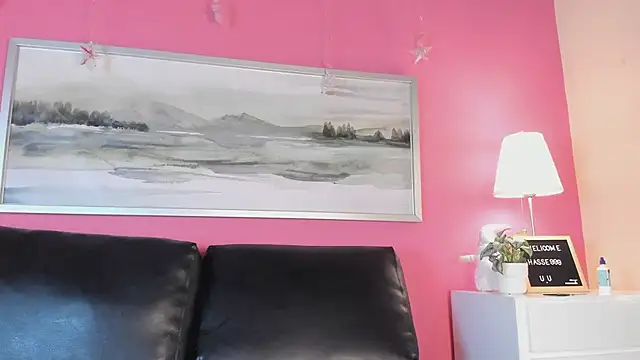 Tiffanysurez  online show from 03.07.25