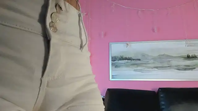 Tiffanysurez  online show from 03.14.25