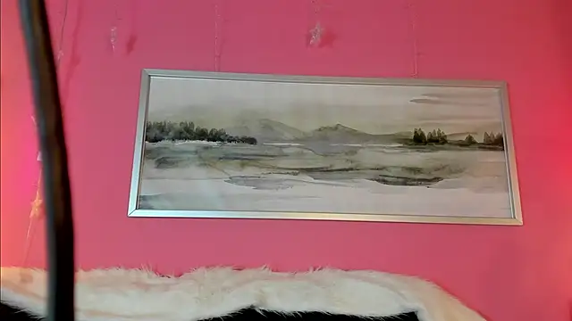 Tiffanysurez  online show from 12.04.25