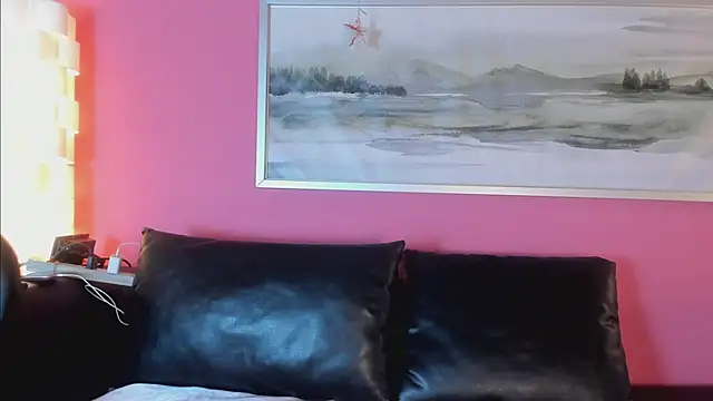 Tiffanysurez  online show from 01.15.26