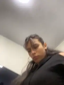 Tiffanysurez  online show from 02.21.26