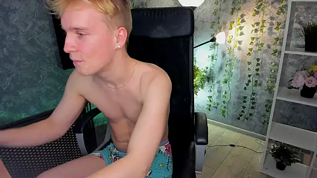 AlexxSweet online show from 12.21.24