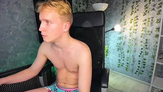 AlexxSweet online show from 12.22.24