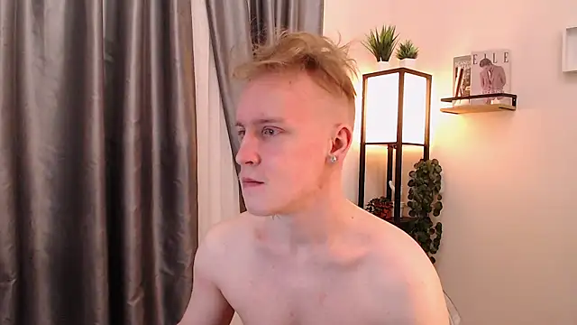 Snapshot of AlexxSweet chatting on 05.03.26 AlexxSweet online show from 05.03.26