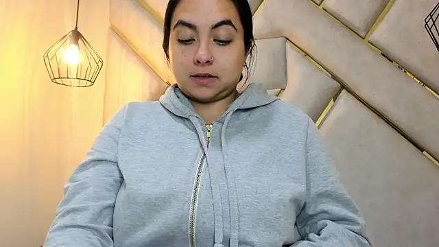 nalalye cruzz  online show from 02.14.25