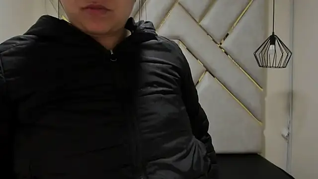 nalalye cruzz  online show from 03.20.25