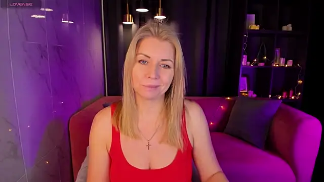 Annie Light online show from 12.25.24