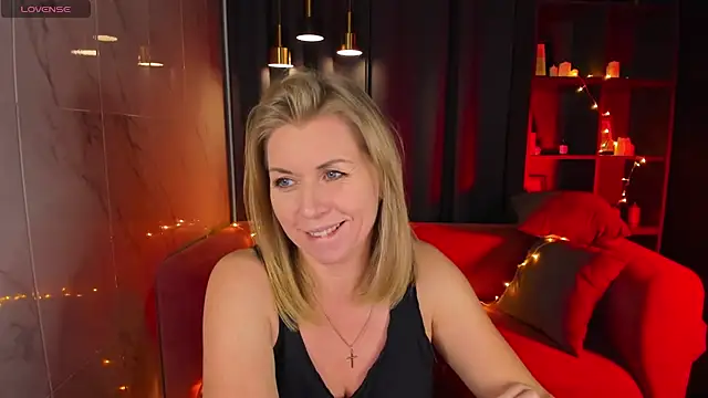 Annie Light online show from 01.14.25