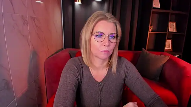 Annie Light online show from 09.22.25