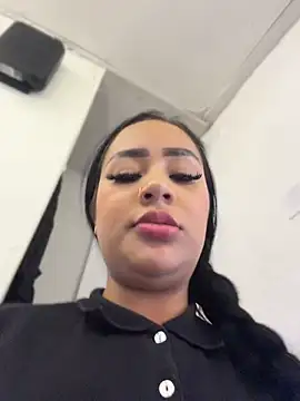 Luisa Fernandaa online show from 07.22.26