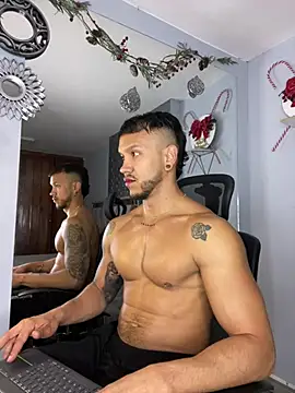 Snapshot of ARON_TAYLER01 chatting on 12.07.24 ARON TAYLER01 online show from 12.07.24