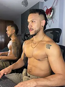 Snapshot of ARON_TAYLER01 chatting on 12.18.24 ARON TAYLER01 online show from 12.18.24