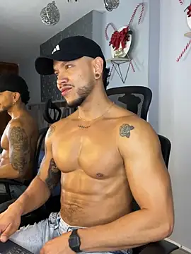 Snapshot of ARON_TAYLER01 chatting on 12.20.24 ARON TAYLER01 online show from 12.20.24