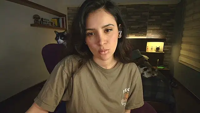 Snapshot of alicewilloww chatting on 02.06.26 alicewilloww online show from 02.06.26