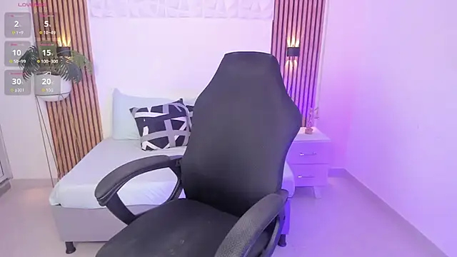 valeria acosta  online show from 10.17.25