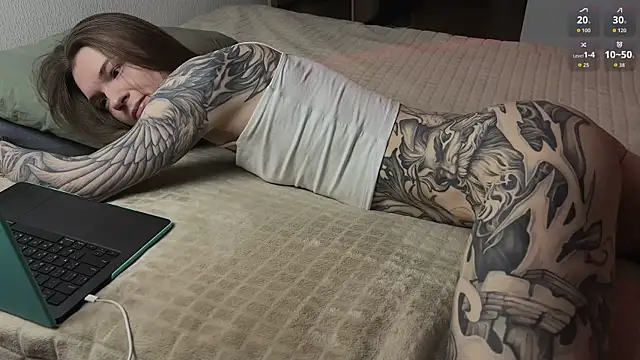 Snapshot of dnonilol chatting on 12.16.25 dnonilol online show from 12.16.25