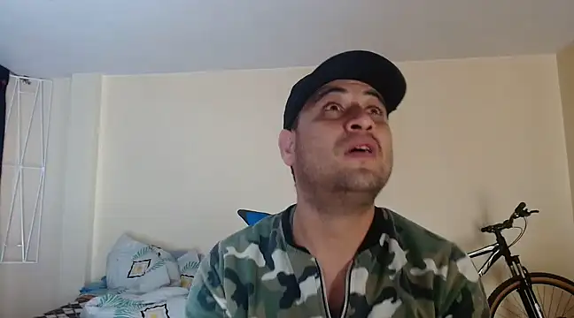 Snapshot of alphaswitchard chatting on 03.13.25 alphaswitchard online show from 03.13.25