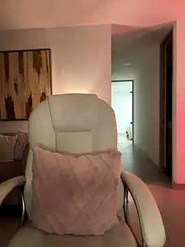 Snapshot of Im_Valentina chatting on 11.28.25 Im Valentina online show from 11.28.25