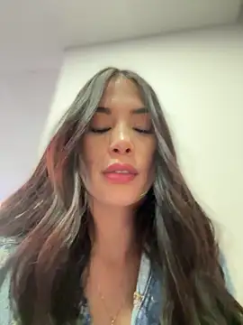 Im Valentina online show from 12.17.25