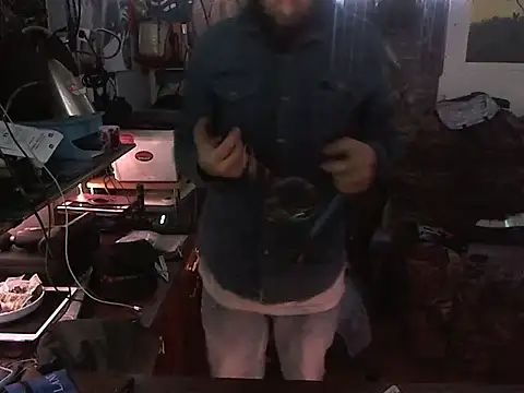 Snapshot of CloudDadddyyy420 chatting on 12.21.25 CloudDadddyyy420 online show from 12.21.25