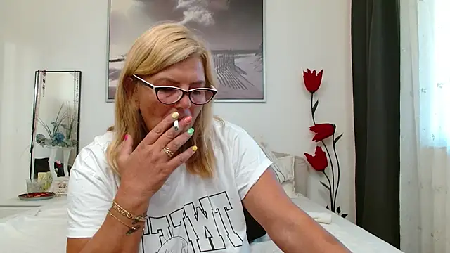 YulliaMilf online show from 09.19.25