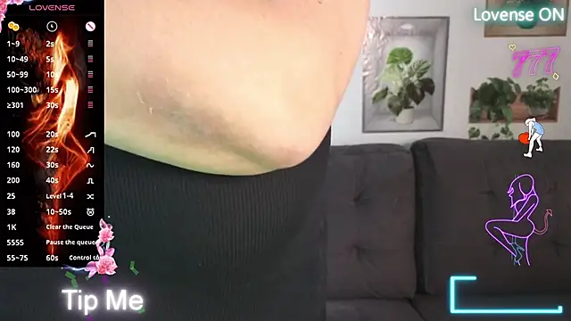Snapshot of TracyMilf chatting on 05.17.26 TracyMilf online show from 05.17.26