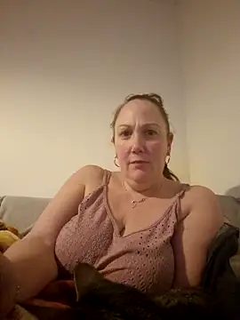 Wisie Cutie online show from 01.28.25