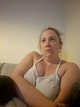 Wisie Cutie online show from 02.25.25