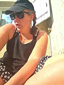 Wisie Cutie online show from 04.19.26