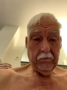 Steffibi1954 online show from 12.18.25