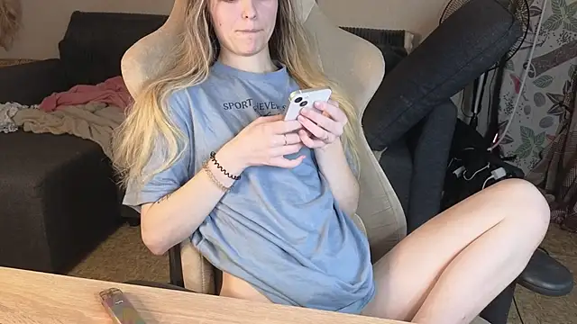 Snapshot of Nate__ chatting on 12.03.25 Nate online show from 12.03.25