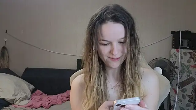 Snapshot of Nate__ chatting on 12.04.25 Nate online show from 12.04.25