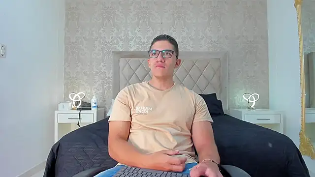 Snapshot of JeffDaltton chatting on 02.01.25 JeffDaltton online show from 02.01.25