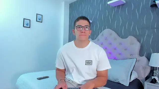 Snapshot of JeffDaltton chatting on 02.05.25 JeffDaltton online show from 02.05.25