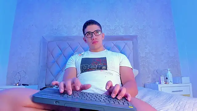 Snapshot of JeffDaltton chatting on 02.16.25 JeffDaltton online show from 02.16.25