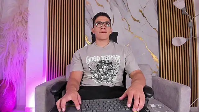 Snapshot of JeffDaltton chatting on 09.13.25 JeffDaltton online show from 09.13.25