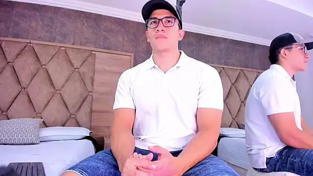 Snapshot of JeffDaltton chatting on 09.22.25 JeffDaltton online show from 09.22.25