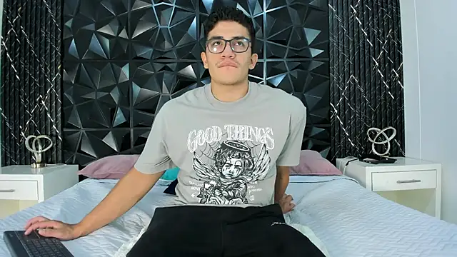 Snapshot of JeffDaltton chatting on 09.29.25 JeffDaltton online show from 09.29.25