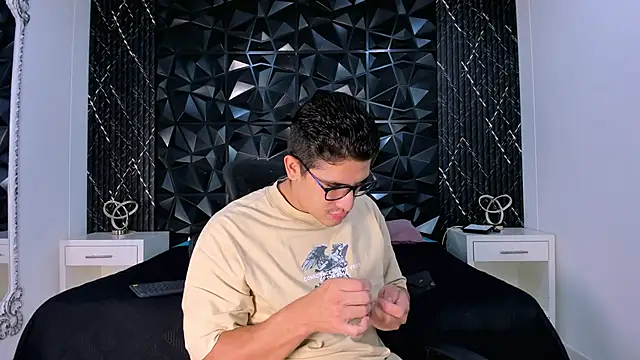 Snapshot of JeffDaltton chatting on 10.02.25 JeffDaltton online show from 10.02.25