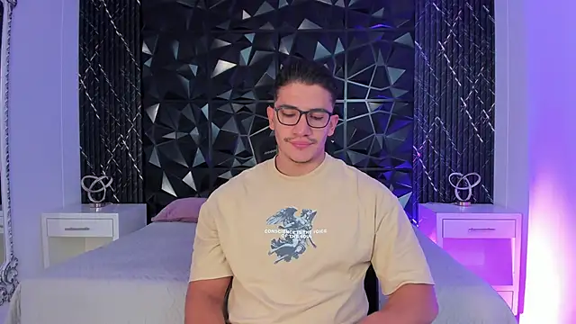 Snapshot of JeffDaltton chatting on 10.06.25 JeffDaltton online show from 10.06.25