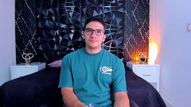 Snapshot of JeffDaltton chatting on 10.20.25 JeffDaltton online show from 10.20.25