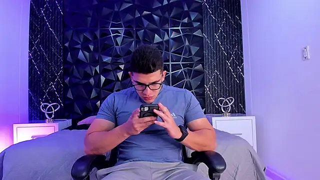 Snapshot of JeffDaltton chatting on 11.12.25 JeffDaltton online show from 11.12.25