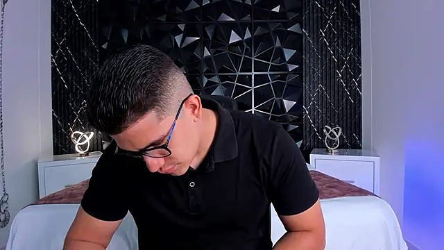 Snapshot of JeffDaltton chatting on 11.24.25 JeffDaltton online show from 11.24.25