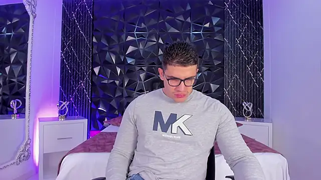 Snapshot of JeffDaltton chatting on 12.01.25 JeffDaltton online show from 12.01.25