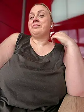 BBW Nora online show from 06.03.26