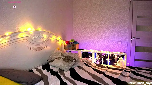 LillyMoure  online show from 02.13.26