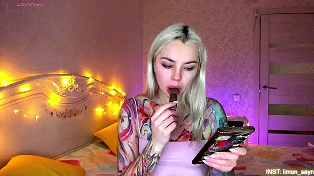 LillyMoure  online show from 03.09.26